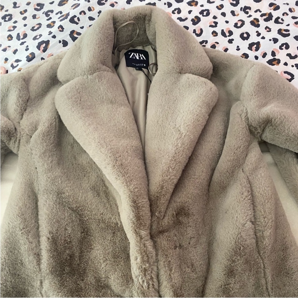 Zara NWT light gray collared button front faux fu… - image 2